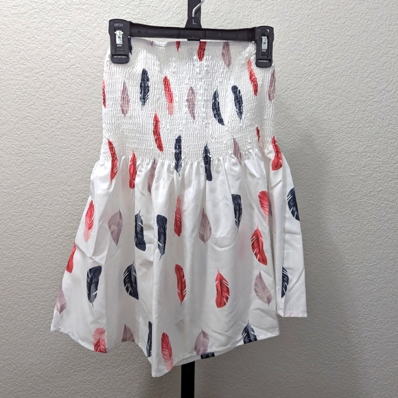Dresses & Skirts - 3/$14 Strapless Feather Print Shirt